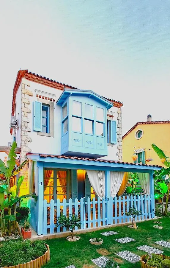 Banana Alacati Food & Stay - Adults Only Hotel