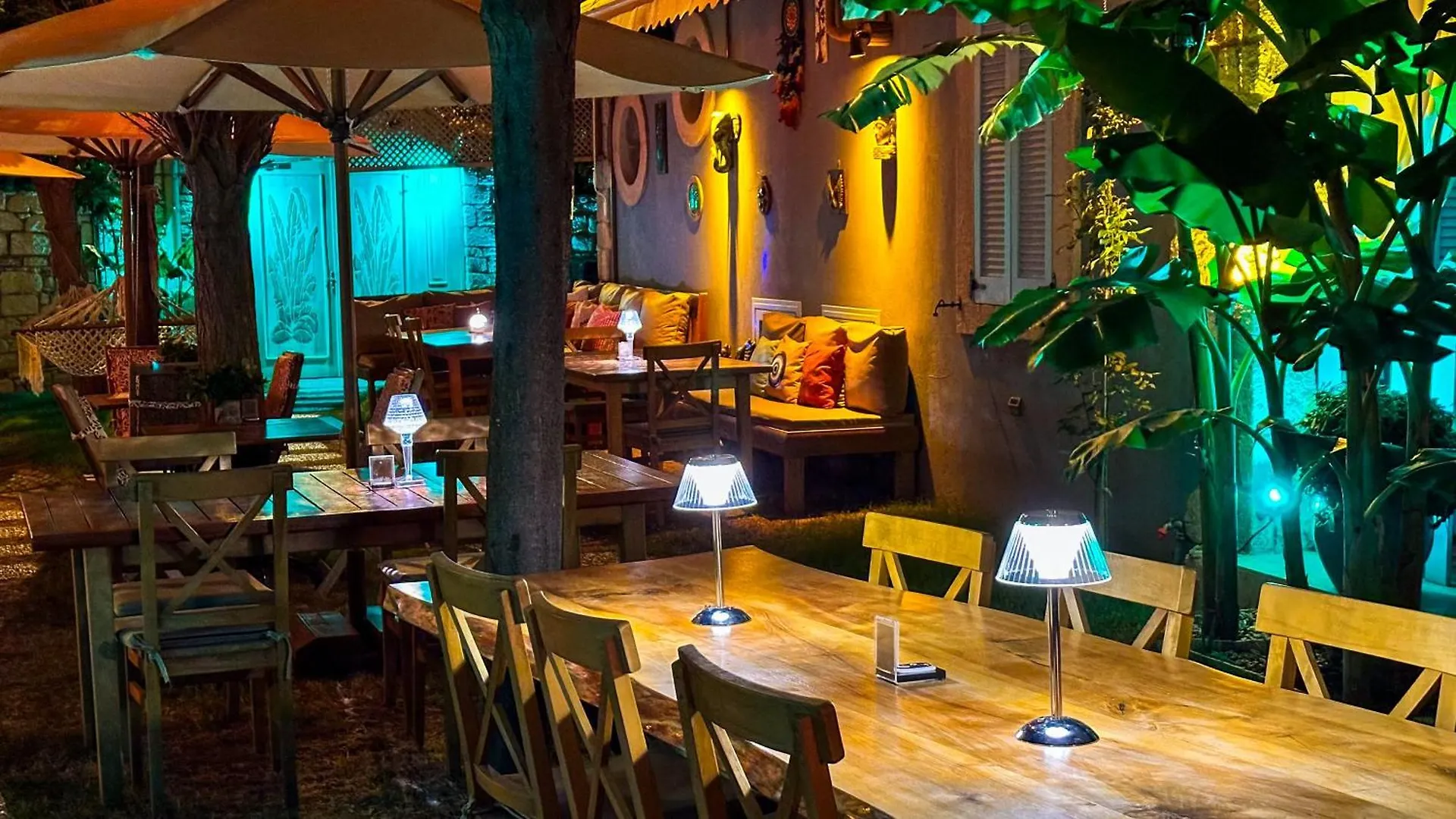 Banana Alacati Food & Stay - Adults Only Отель