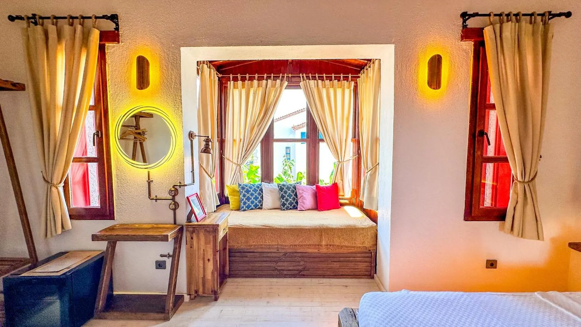 Banana Alacati Food & Stay - Adults Only