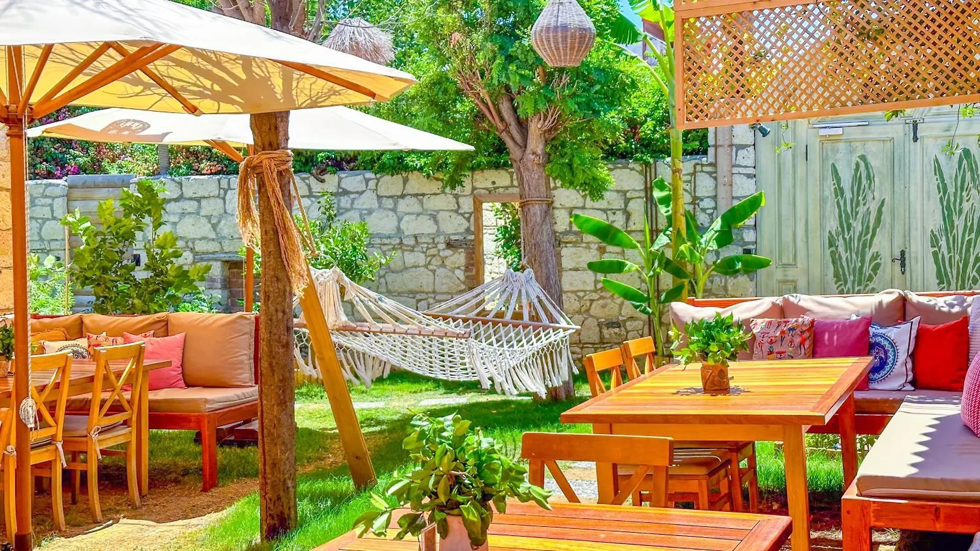 Отель Banana Alacati Food & Stay - Adults Only