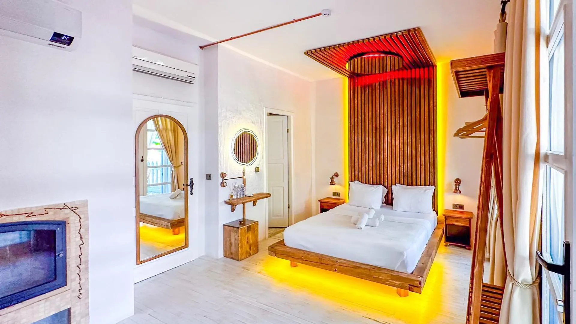 Banana Alacati Food & Stay - Adults Only Hotel