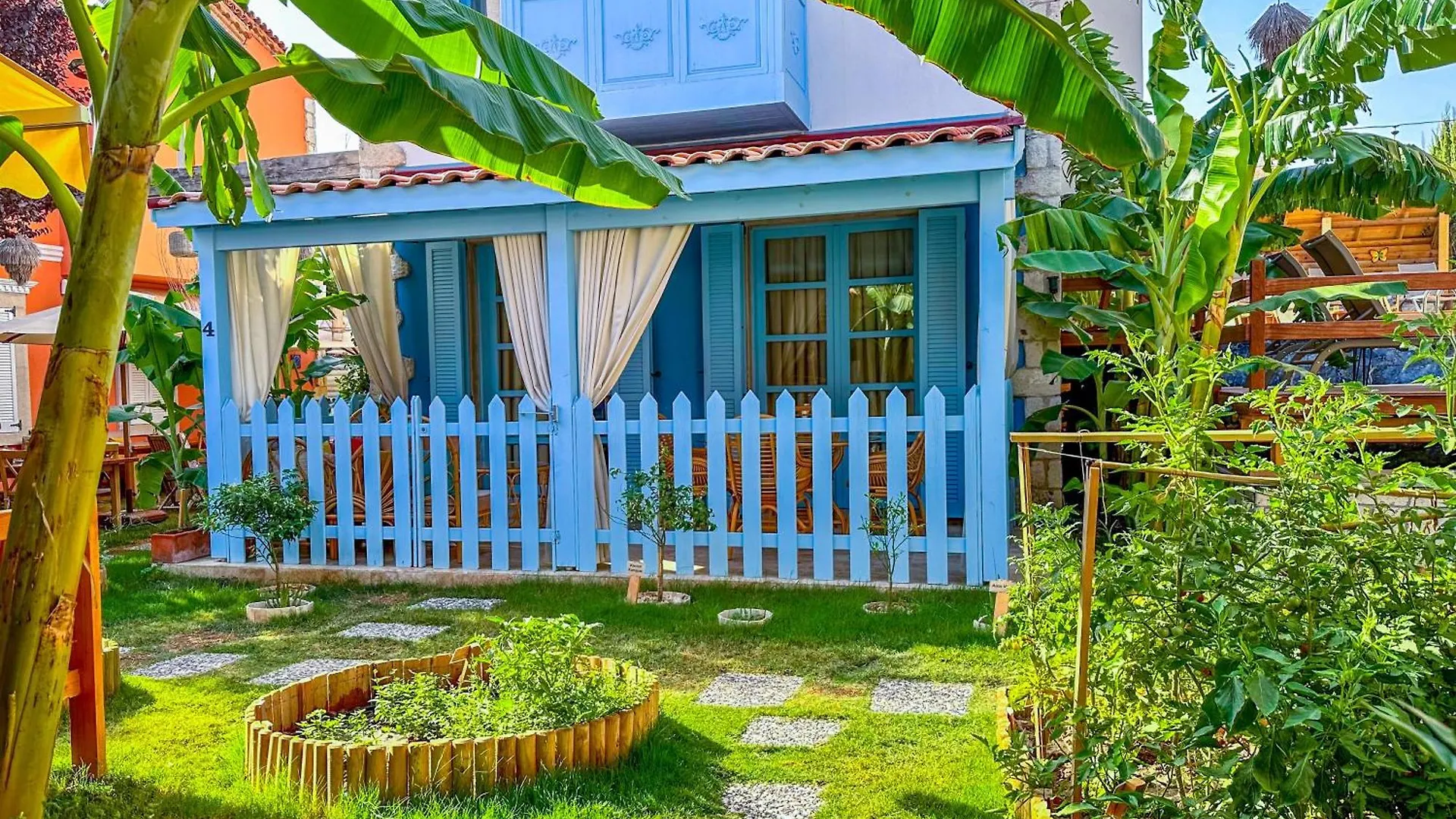 Отель Banana Alacati Food & Stay - Adults Only