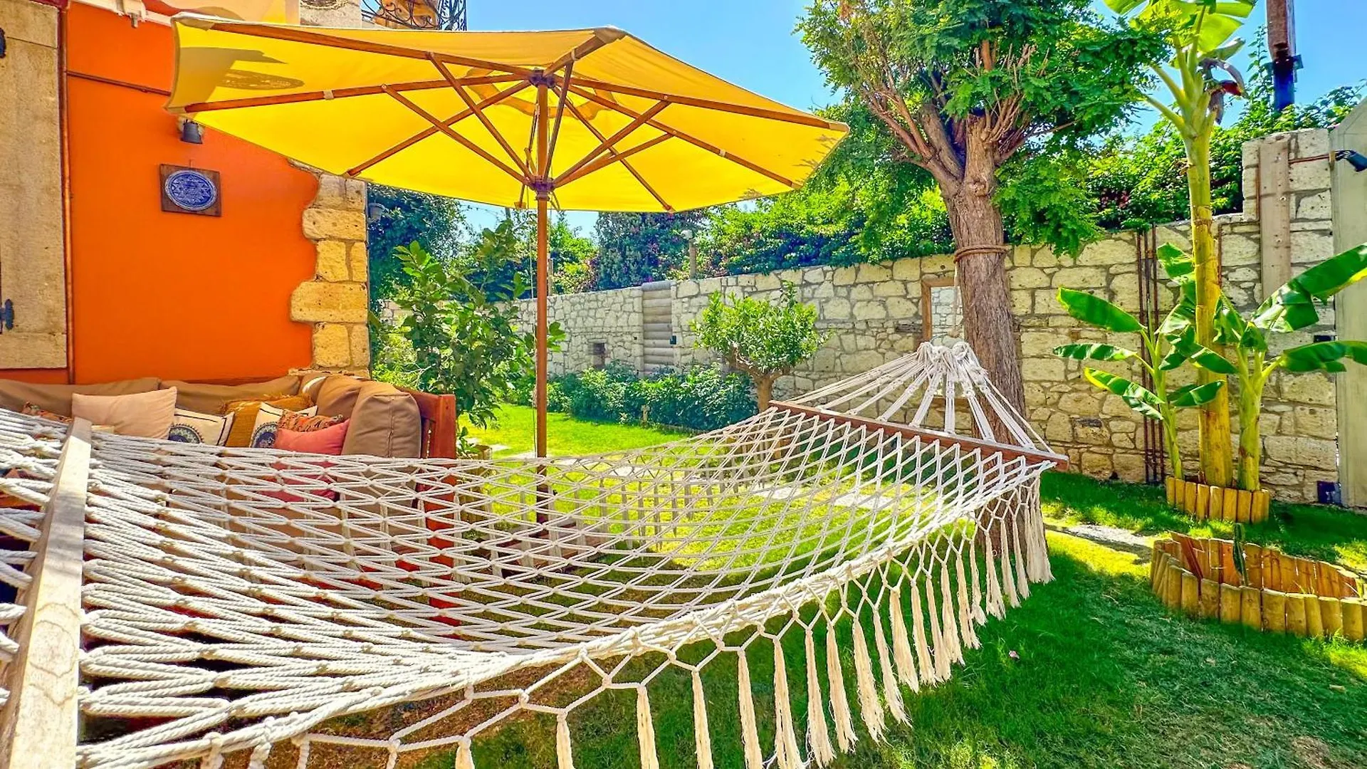 Banana Alacati Food & Stay - Adults Only