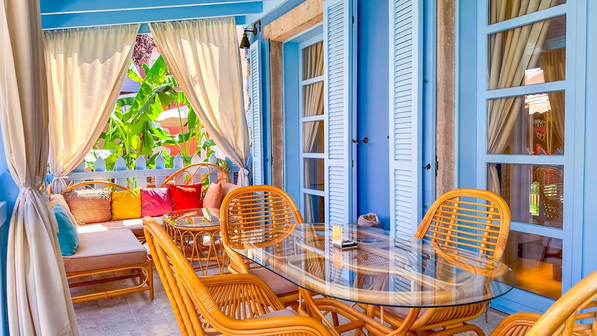 Отель Banana Alacati Food & Stay - Adults Only