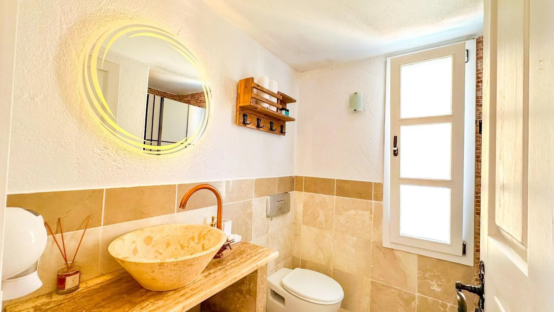 Banana Alacati Food & Stay - Adults Only 3*,