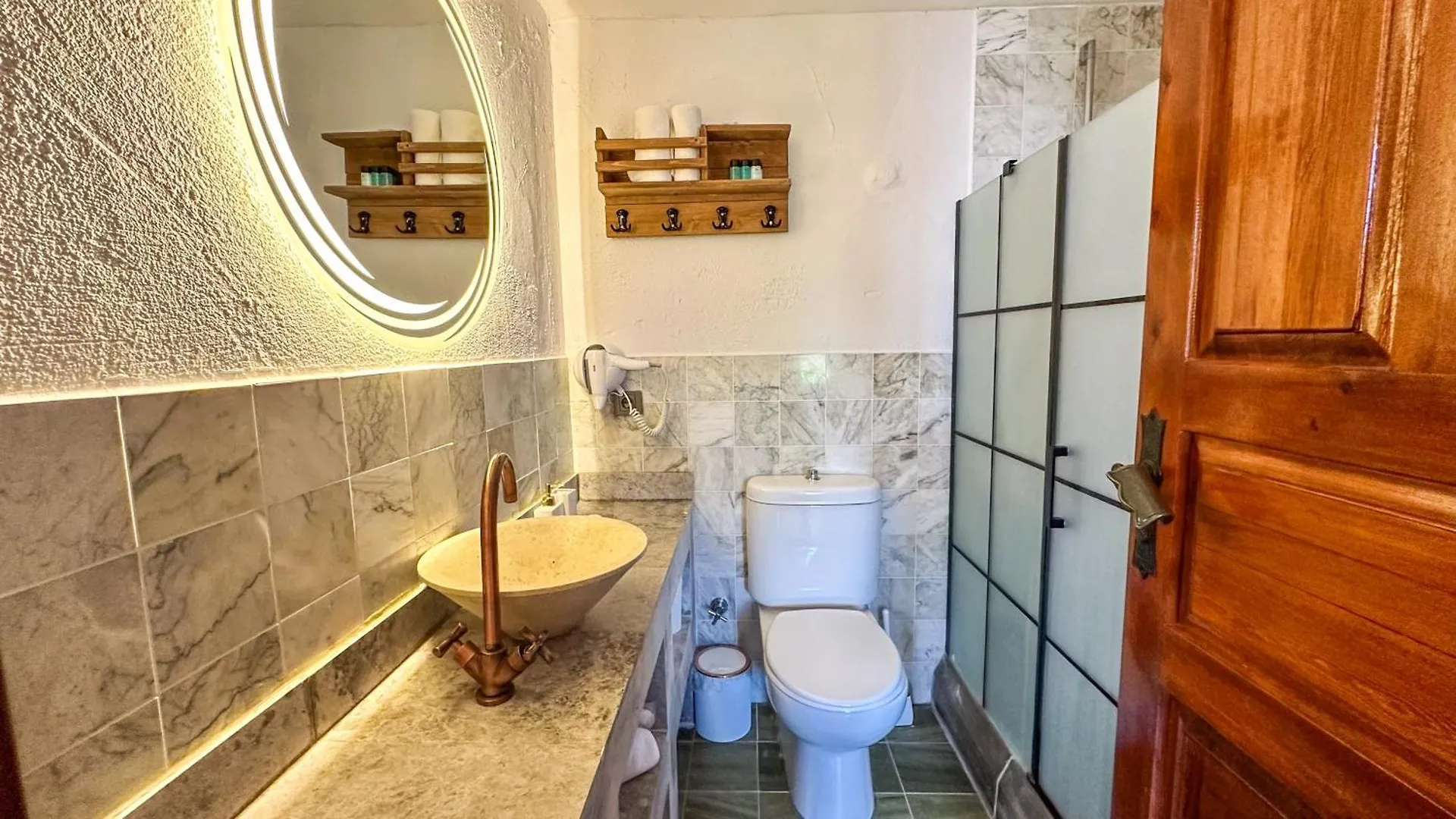 Banana Alacati Food & Stay - Adults Only Hotel