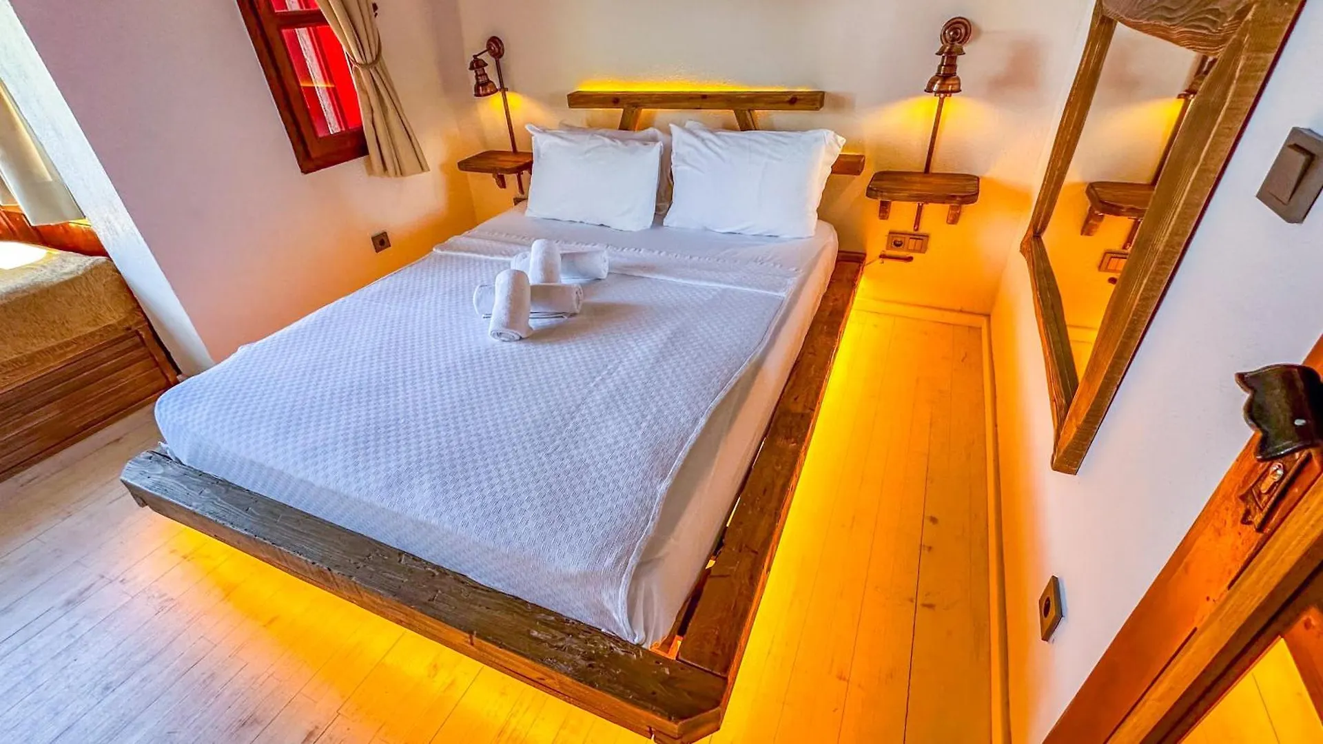 Banana Alacati Food & Stay - Adults Only