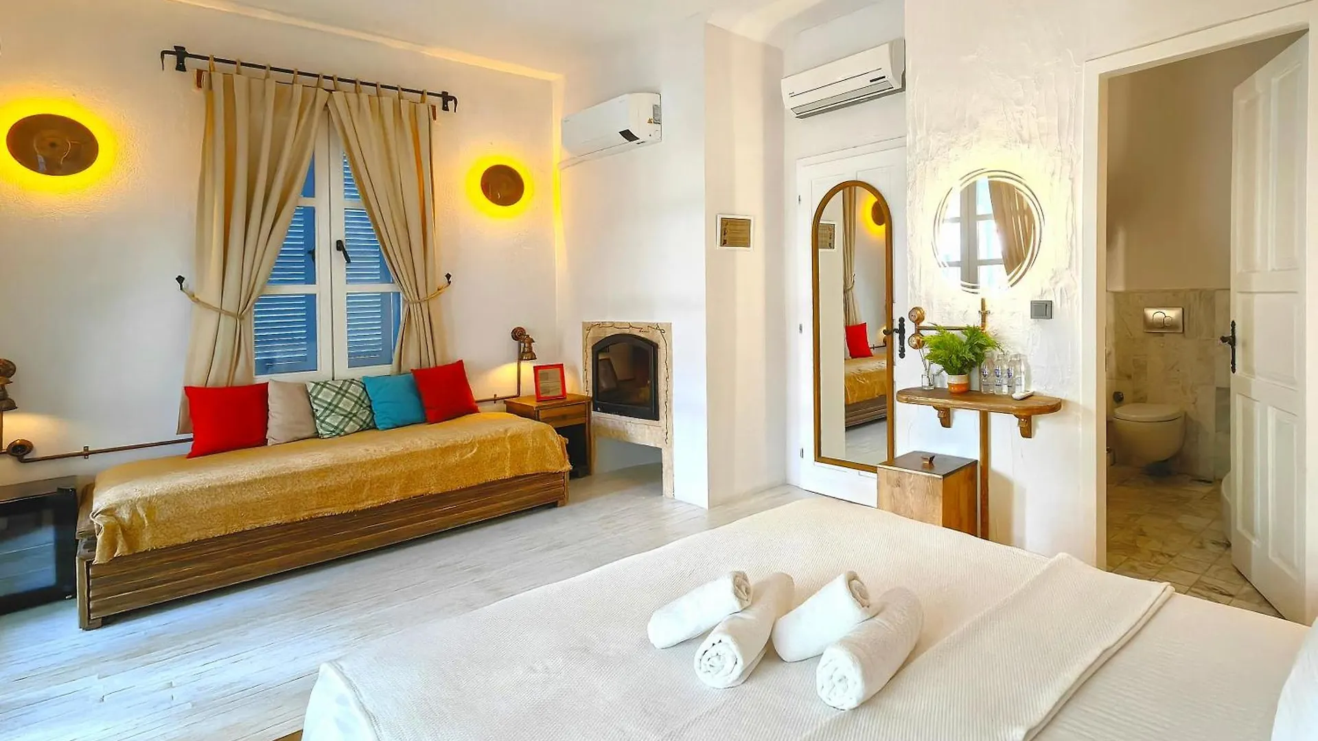 Banana Alacati Food & Stay - Adults Only